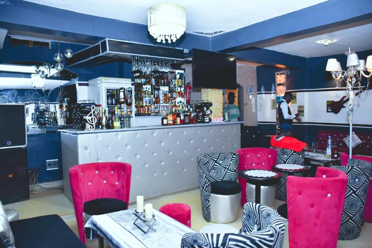 Hotel Restaurant Constellation Tchang Екстериор снимка