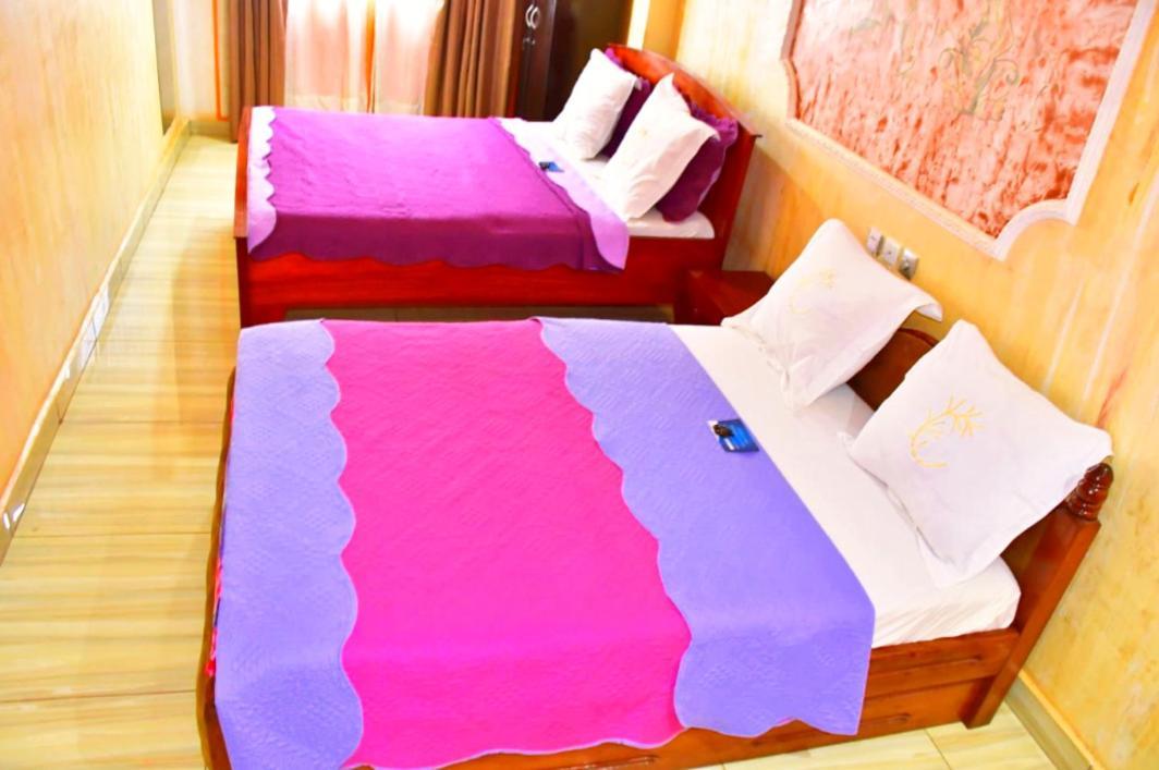 Hotel Restaurant Constellation Tchang Екстериор снимка