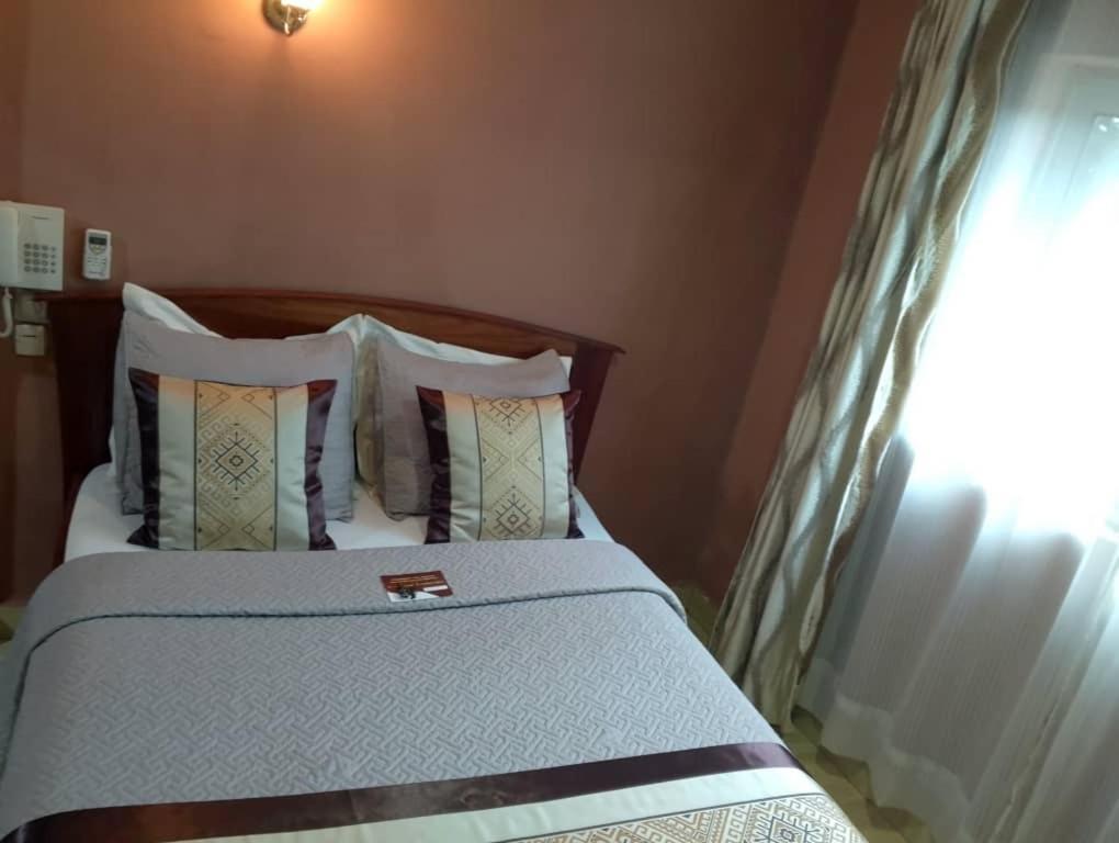 Hotel Restaurant Constellation Tchang Екстериор снимка