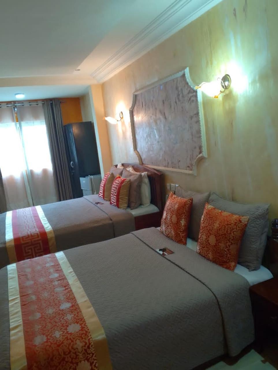 Hotel Restaurant Constellation Tchang Екстериор снимка