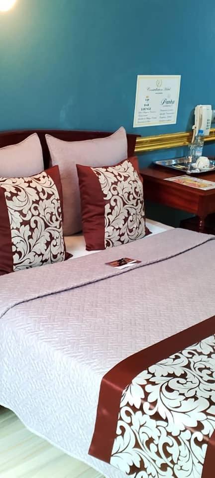 Hotel Restaurant Constellation Tchang Екстериор снимка